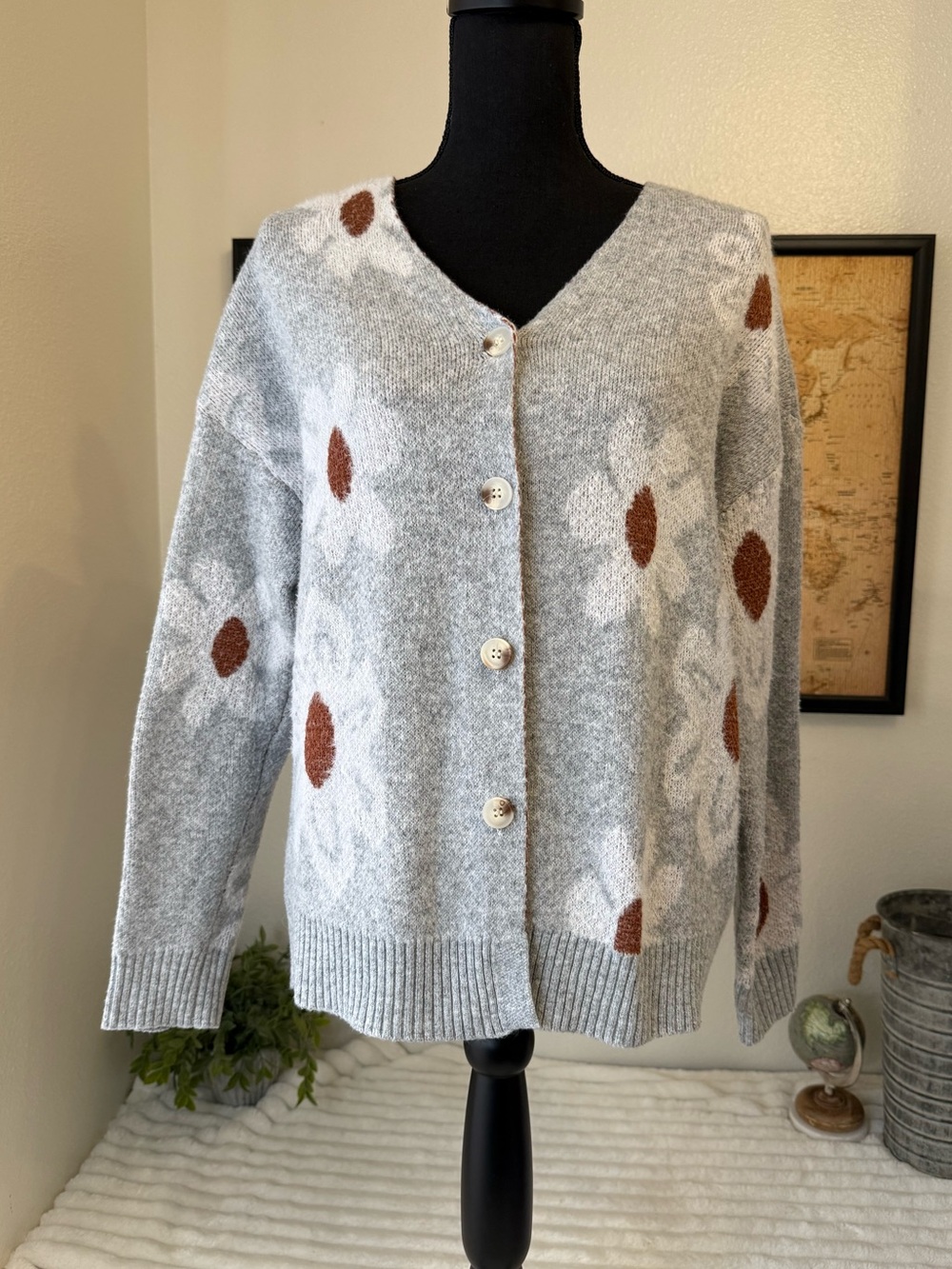 Daisy floral button down cardigan size XL